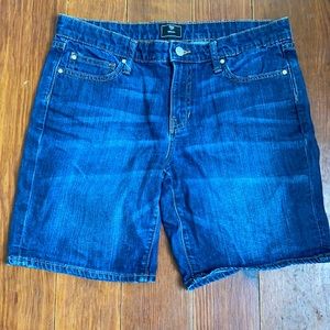 Gap Bermuda shorts size 6/28